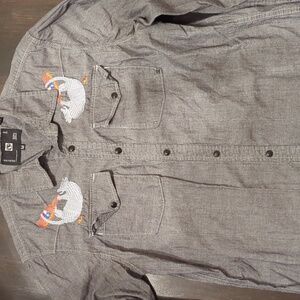Ocean Current Full Snap Button Down Shirt "Armadillo Drinking"  Embroidered M